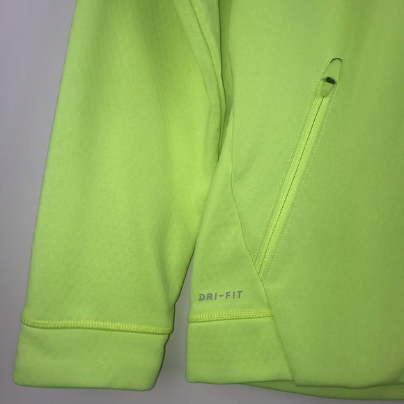 Nike Boys Therma Hoodie • Volt Green Dri-FIT Pullover Size XL - Picture 2 of 7